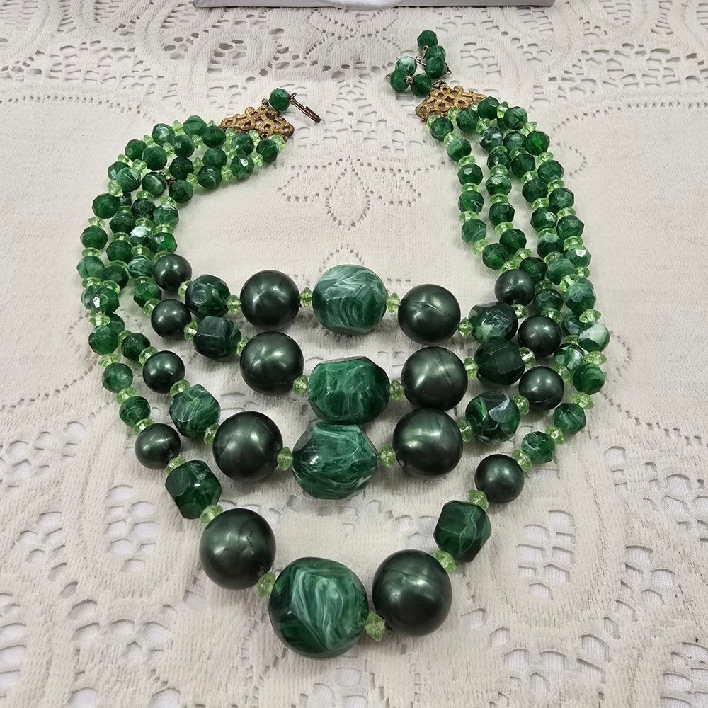 Vintage Green Multi Strand Beaded Statement Necklace Graduated Tiered Marbled - Picture 5 of 10